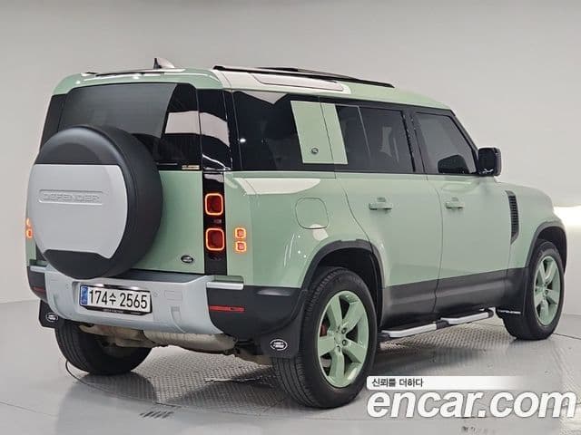 Land Rover Defender (L663) 4