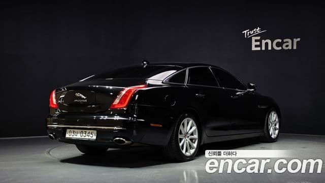 Jaguar All New XJ 2
