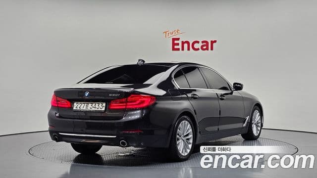 BMW 5 Series (G30) 2