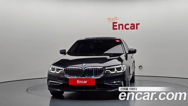 BMW 5 Series (G30) 3