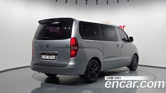 Hyundai Grand Starex 2