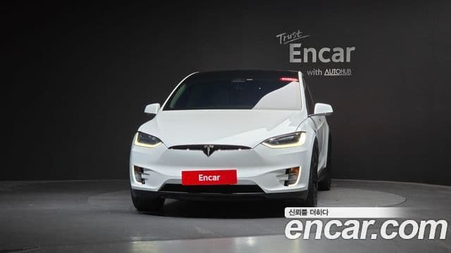 Tesla Model X 2