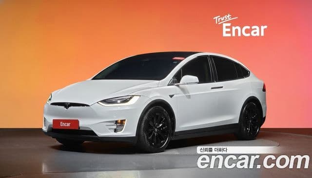 Tesla Model X — 1