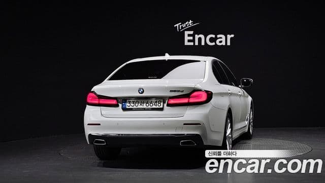 BMW 5 Series (G30) 3
