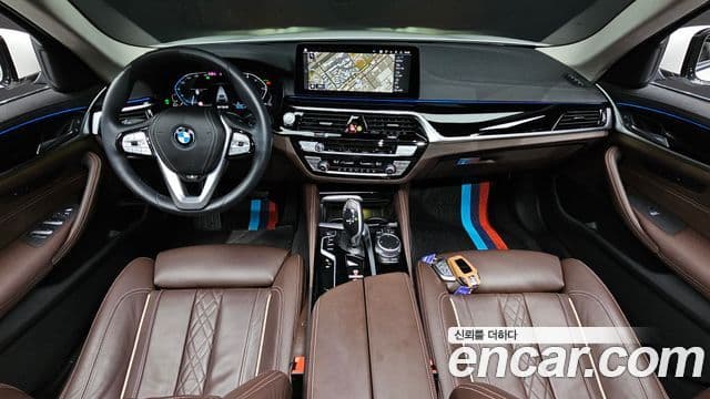 BMW 5 Series (G30) 4
