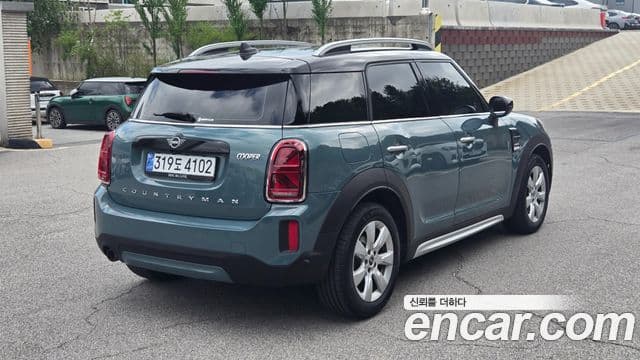 MINI Cooper Countryman 2