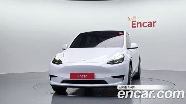Tesla Model Y 3