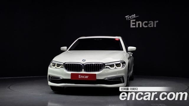 BMW 5 Series (G30) 3