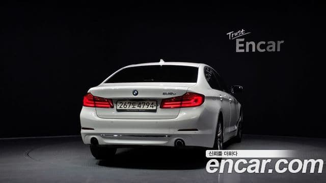 BMW 5 Series (G30) 4