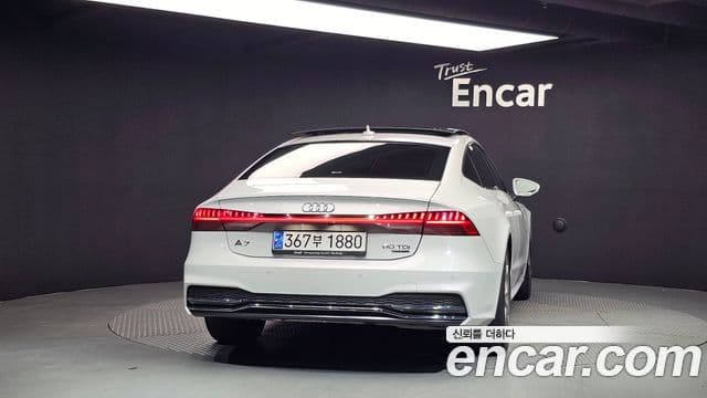 Audi A7 (4K) 3