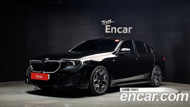 BMW 5 Series (G60)