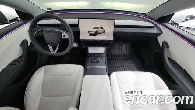 Tesla Model 3 4