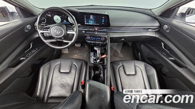 Hyundai Avante Hybrid (CN7) 4