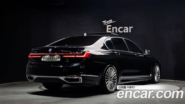 BMW 7 Series (G11) 2