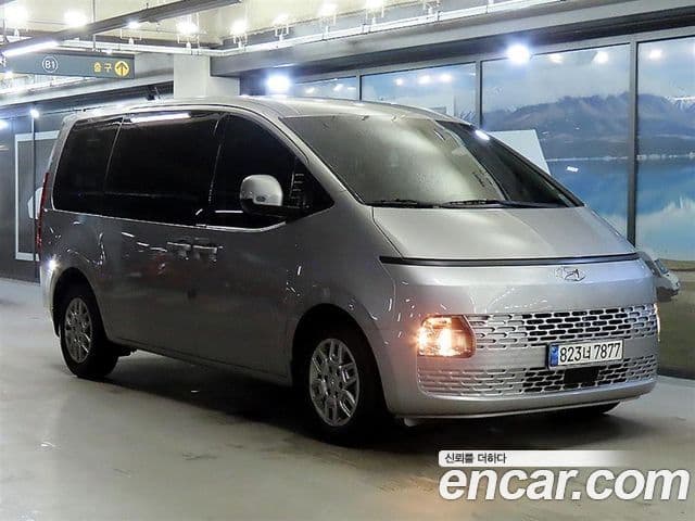 Hyundai Staria