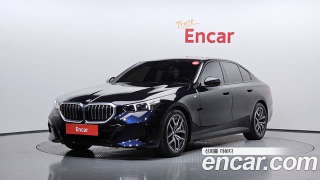 BMW 5 Series (G60)