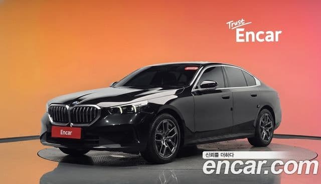 BMW 5 Series (G60)