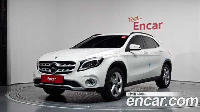 Mercedes-Benz GLA-Class X156