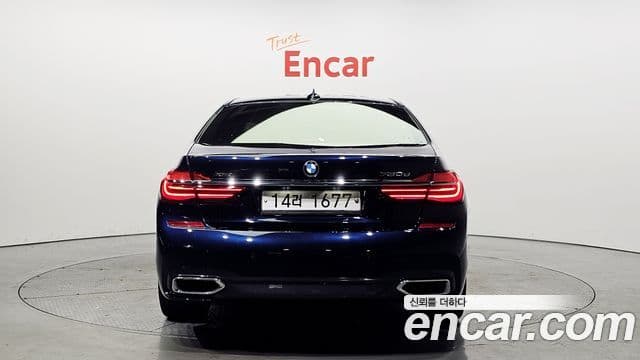 BMW 7 Series (G11) 4