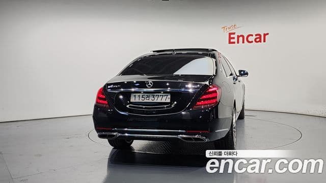 Mercedes-Benz S-Class W222 4