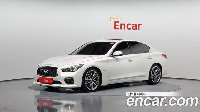 Infiniti Q50 1