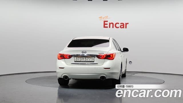 Infiniti Q50 4
