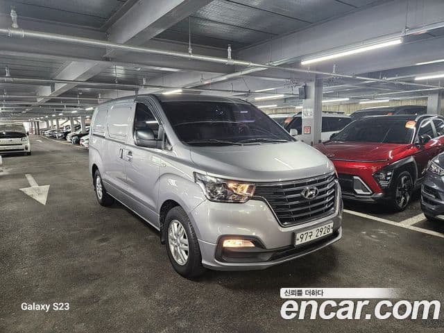 Hyundai The New Grand Starex 2