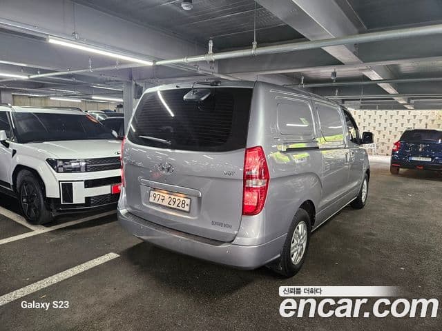 Hyundai The New Grand Starex 3