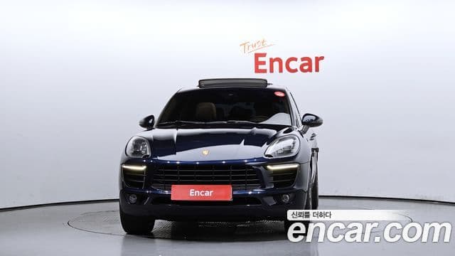 Porsche Macan 3