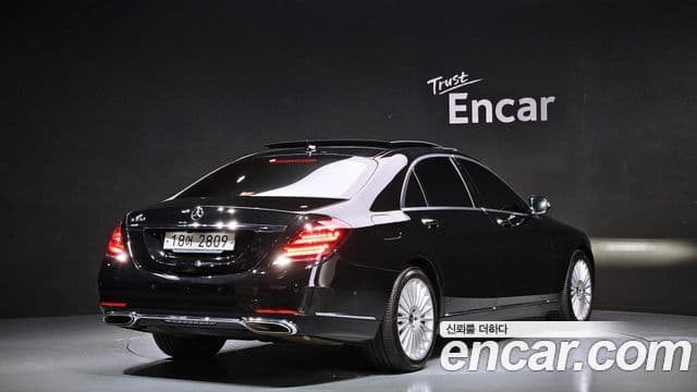 Mercedes-Benz S-Class W222 2
