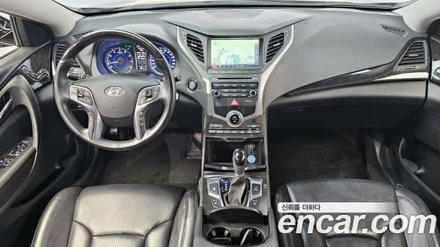 Hyundai Grandeur HG 4
