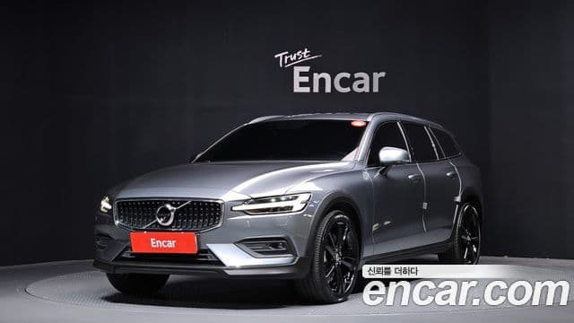 Volvo V60 Cross Country 2nd Gen 1