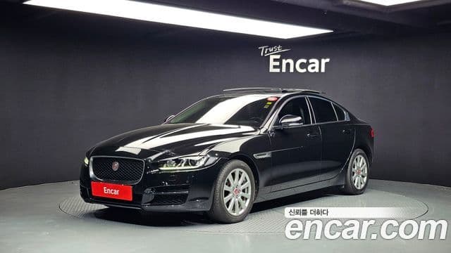 Jaguar XE 1