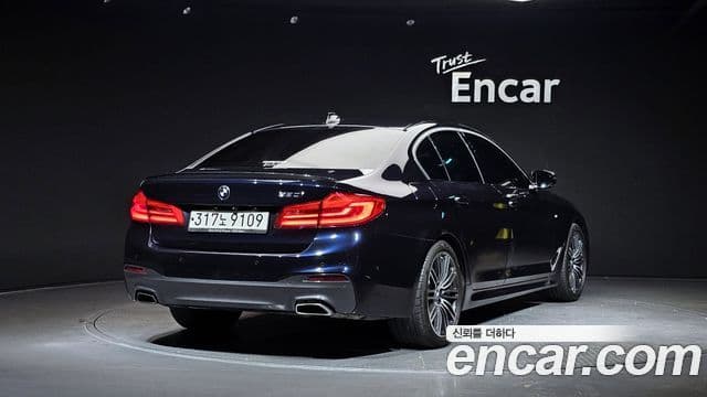 BMW 5 Series (G30) 2