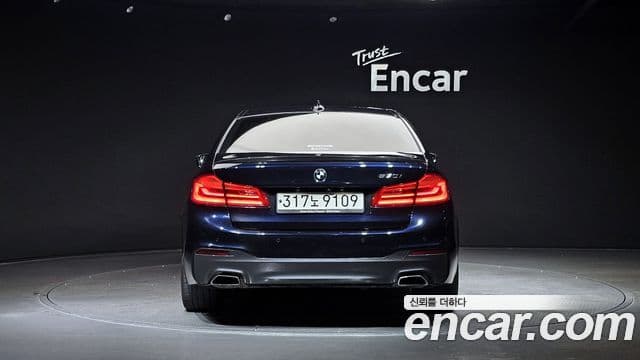 BMW 5 Series (G30) 4