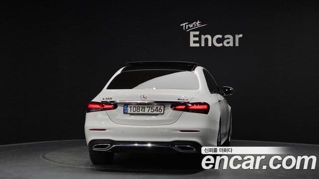 Mercedes-Benz E-Class W213 4