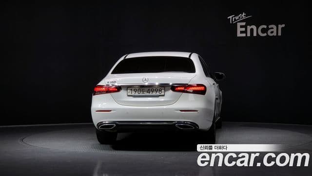Mercedes-Benz E-Class W213 4