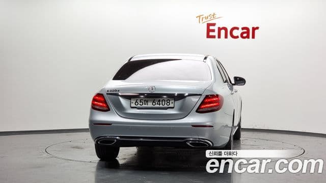 Mercedes-Benz E-Class W213 4