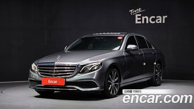 Mercedes-Benz E-Class W213 1