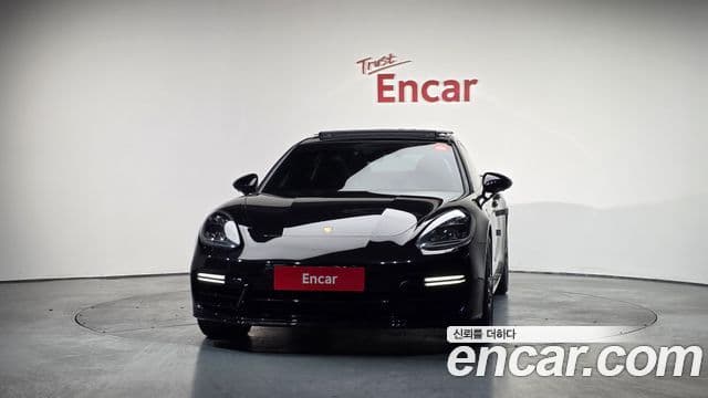 Porsche Panamera (971) 2