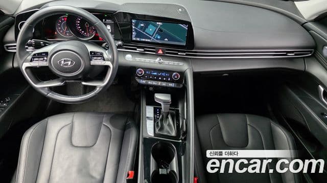 Hyundai Avante (CN7) 4