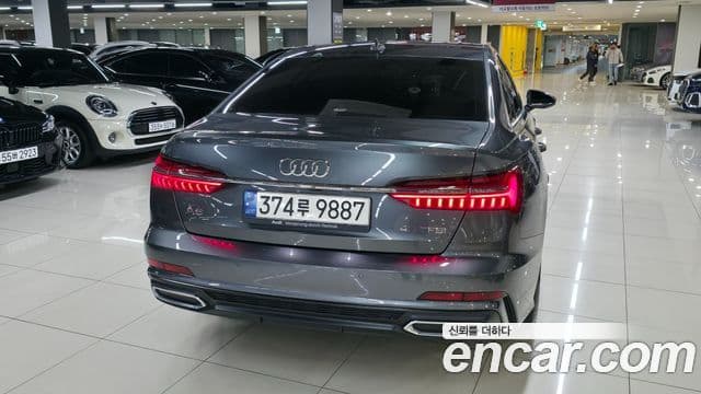 Audi A6 (C8) 3