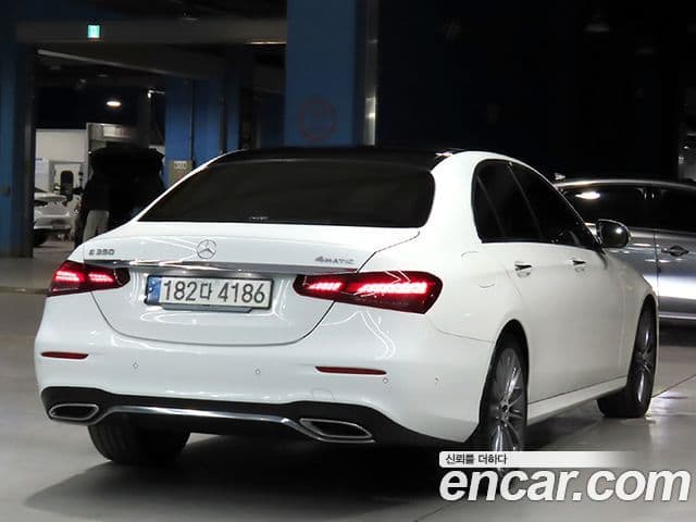 Mercedes-Benz E-Class W213 4
