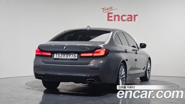 BMW 5 Series (G30) 2