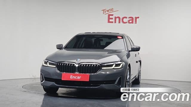 BMW 5 Series (G30) 3