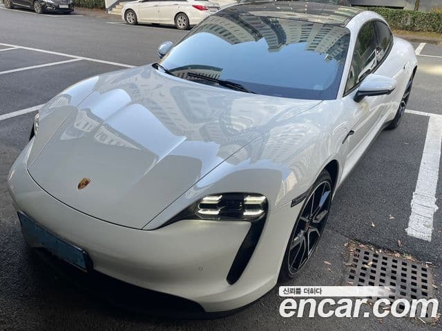 Porsche Taycan 1