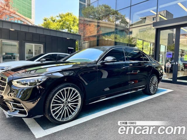 Mercedes-Benz S-Class W223 1
