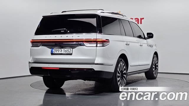 Lincoln Navigator 4th Gen 2