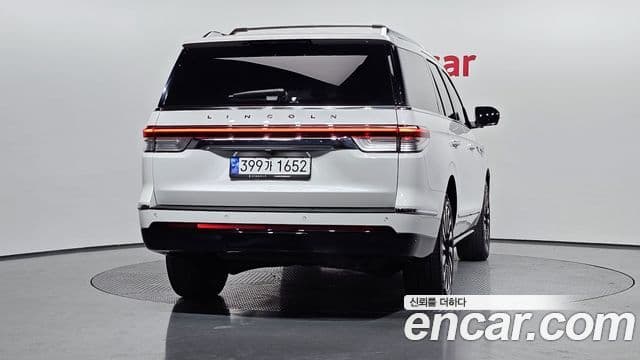 Lincoln Navigator 4th Gen 4
