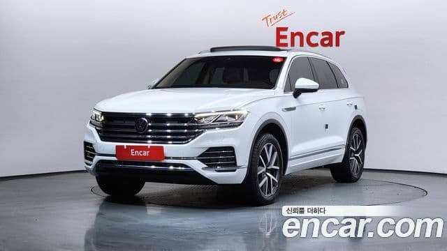 Volkswagen Touareg 3rd Gen 1